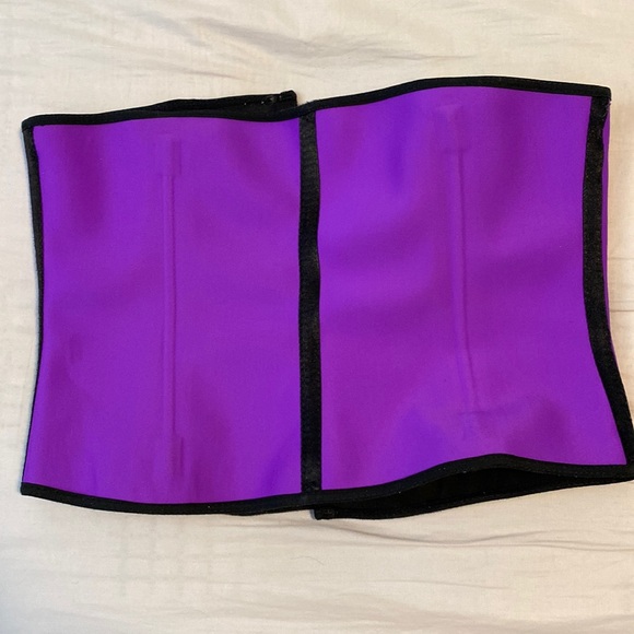 Kardashian Waist Trainer - Picture 2 of 3